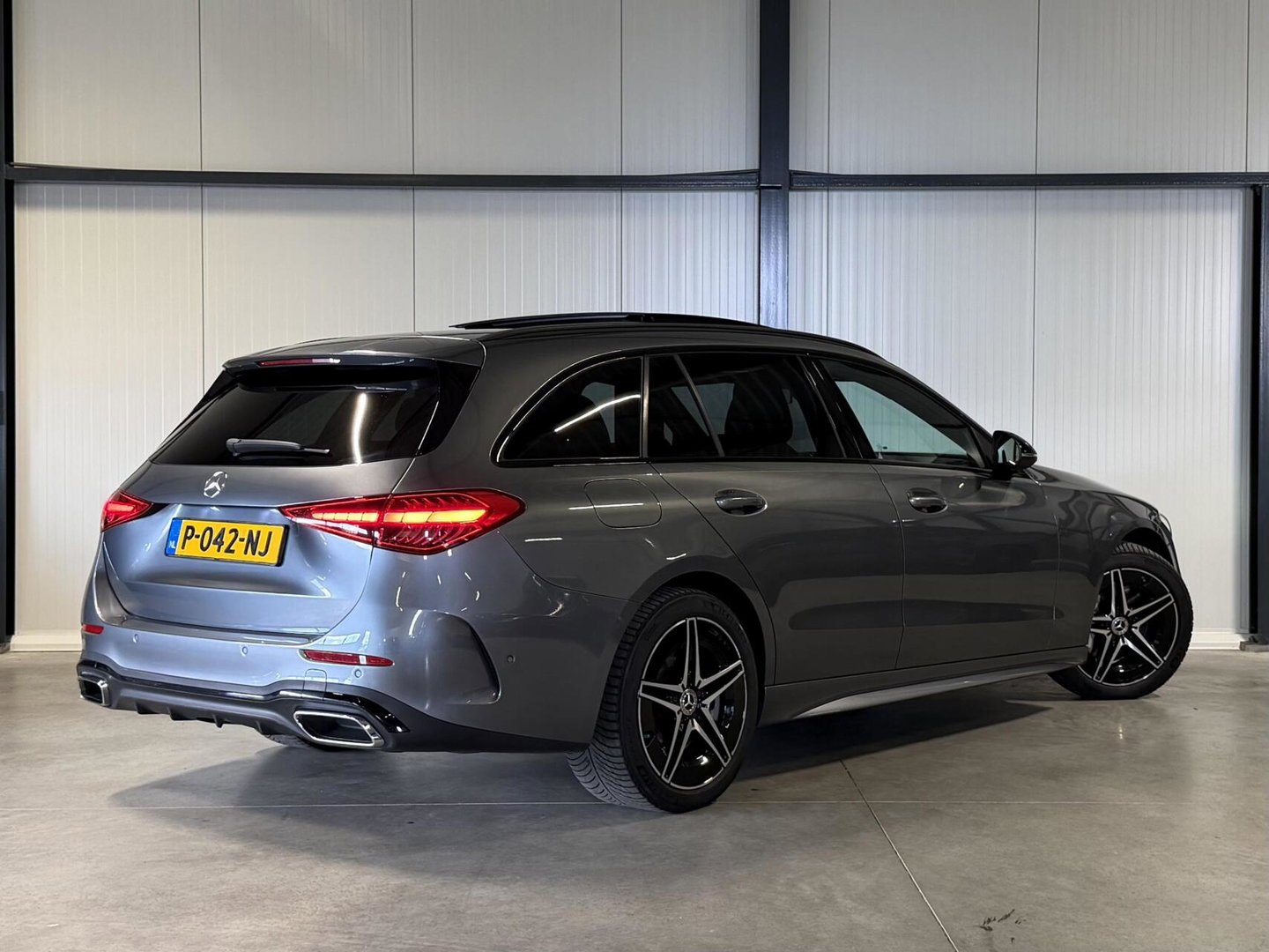 Mercedes-Benz C-Klasse Estate 300 e AMG Line Pano Sfeer Leer NAP