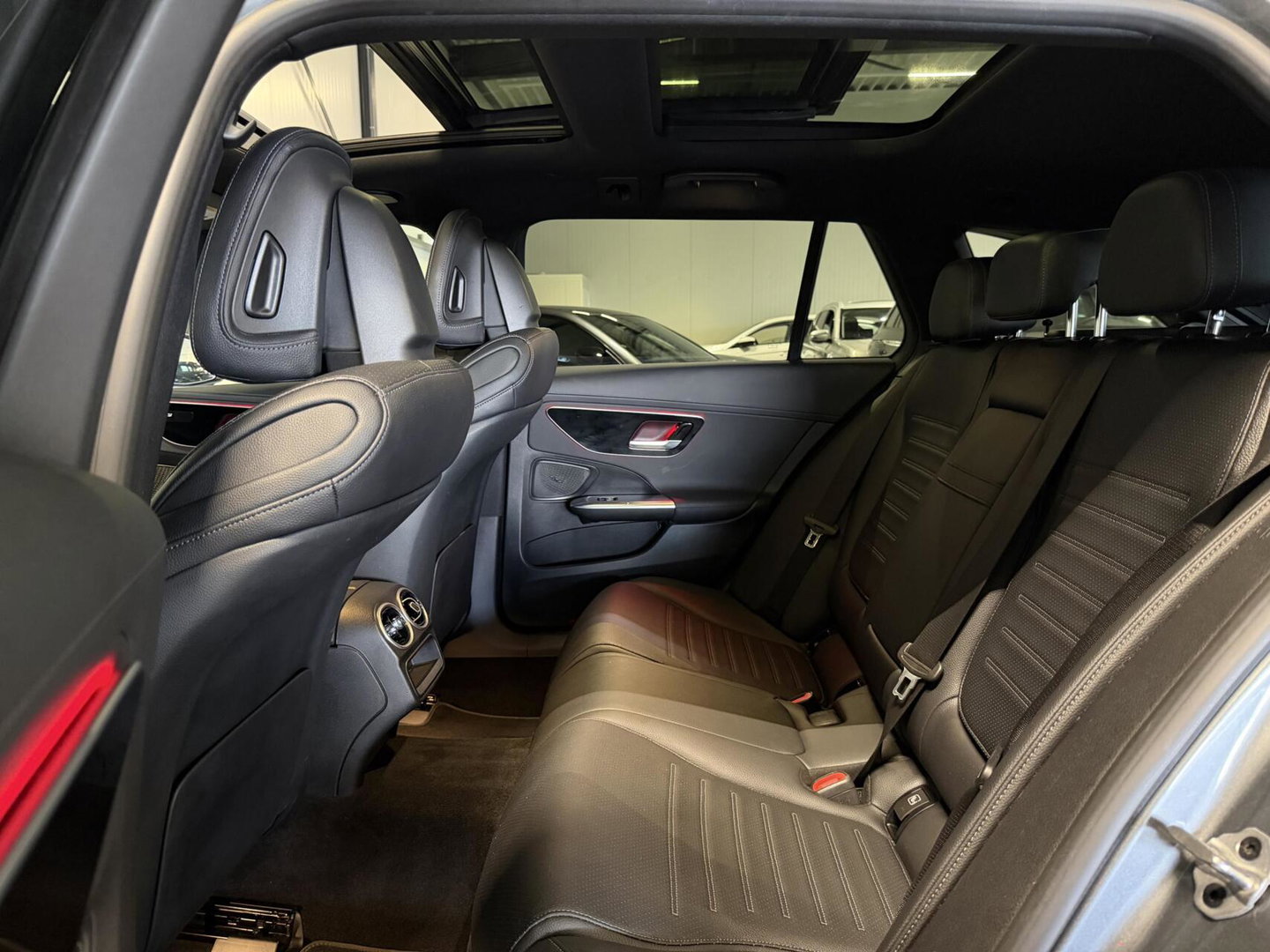 Mercedes-Benz C-Klasse Estate 300 e AMG Line Pano Sfeer Leer NAP