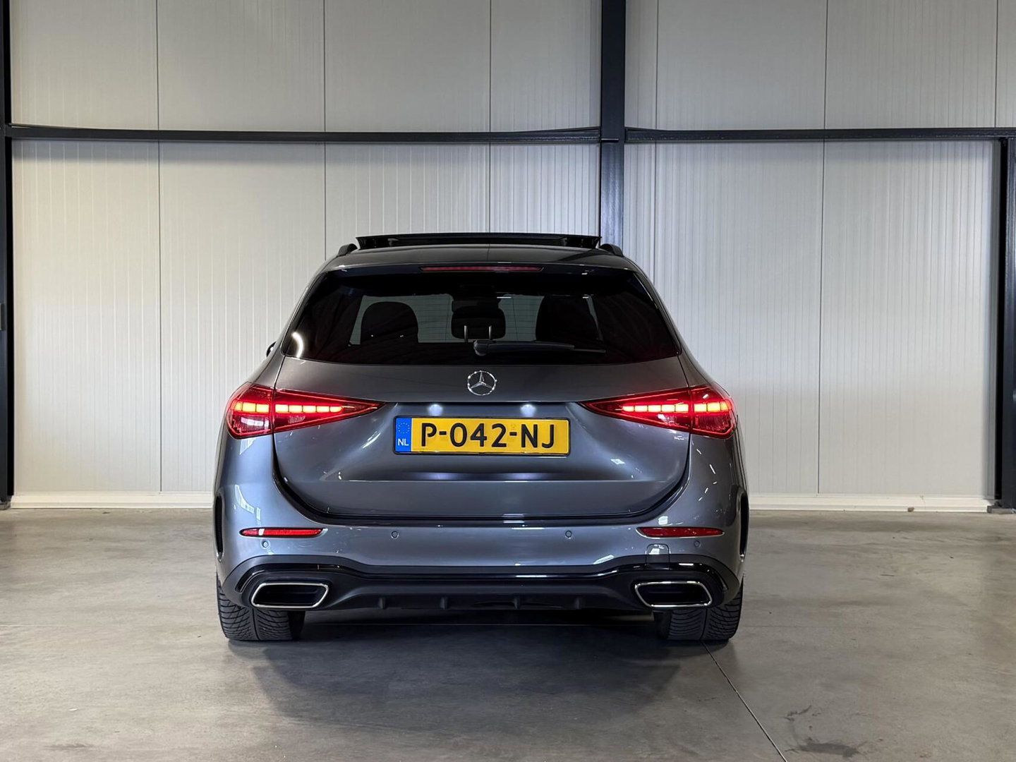 Mercedes-Benz C-Klasse Estate 300 e AMG Line Pano Sfeer Leer NAP