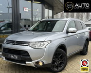 Mitsubishi Outlander - 2.0 PHEV Business Edition 171PK | AWD | VOLLEDIG DEALERONDERHOUDEN | NL AUTO | Zeer Nette Staat | Afneembare Trekhaak | 1500KG Trekgewicht | Achteruitrijcamera | Navigatie | Climate Control | Keyless Entry | 2 Sleutels |