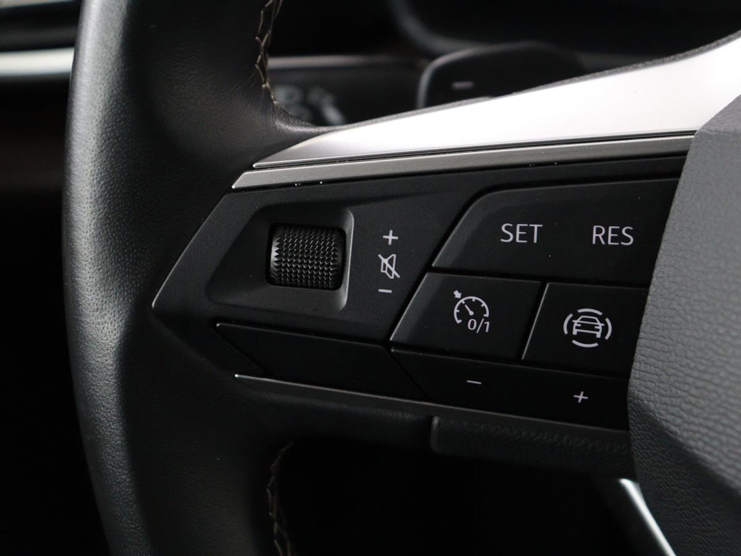 SEAT Leon 1.4 TSI eHybrid PHEV Xcellence | SOH 100% | Stoel & stuurverwarming | Sfeerverlichting | Keyless | Navigatie | Park Assist | Cruise control | Digital Cockpit | Climate control | Plug In