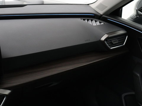 SEAT Leon 1.4 TSI eHybrid PHEV Xcellence | SOH 100% | Stoel & stuurverwarming | Sfeerverlichting | Keyless | Navigatie | Park Assist | Cruise control | Digital Cockpit | Climate control | Plug In