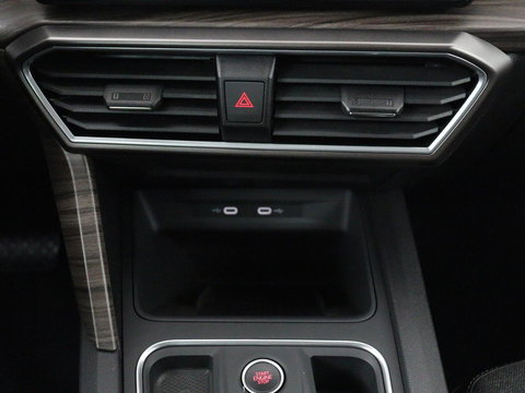 SEAT Leon 1.4 TSI eHybrid PHEV Xcellence | SOH 100% | Stoel & stuurverwarming | Sfeerverlichting | Keyless | Navigatie | Park Assist | Cruise control | Digital Cockpit | Climate control | Plug In