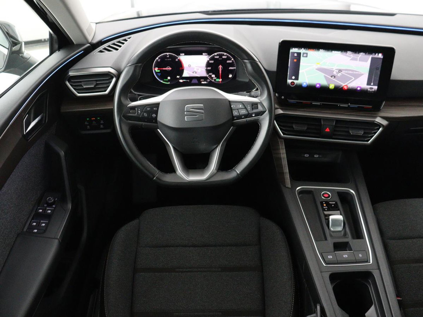 SEAT Leon 1.4 TSI eHybrid PHEV Xcellence | SOH 100% | Stoel & stuurverwarming | Sfeerverlichting | Keyless | Navigatie | Park Assist | Cruise control | Digital Cockpit | Climate control | Plug In