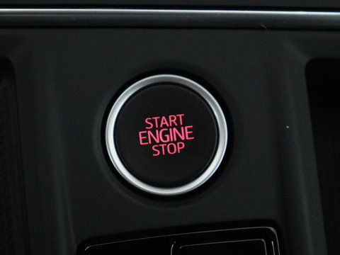 SEAT Leon 1.4 TSI eHybrid PHEV Xcellence | SOH 100% | Stoel & stuurverwarming | Sfeerverlichting | Keyless | Navigatie | Park Assist | Cruise control | Digital Cockpit | Climate control | Plug In