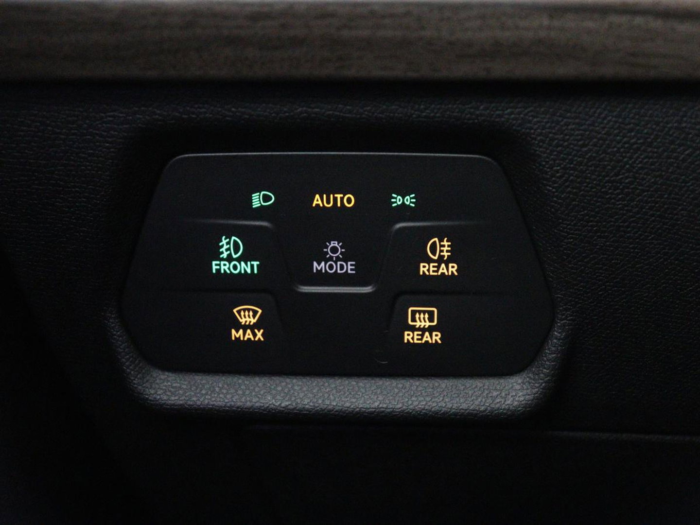 SEAT Leon 1.4 TSI eHybrid PHEV Xcellence | SOH 100% | Stoel & stuurverwarming | Sfeerverlichting | Keyless | Navigatie | Park Assist | Cruise control | Digital Cockpit | Climate control | Plug In