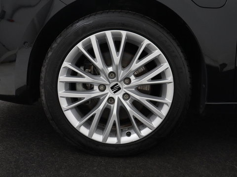 SEAT Leon 1.4 TSI eHybrid PHEV Xcellence | SOH 100% | Stoel & stuurverwarming | Sfeerverlichting | Keyless | Navigatie | Park Assist | Cruise control | Digital Cockpit | Climate control | Plug In