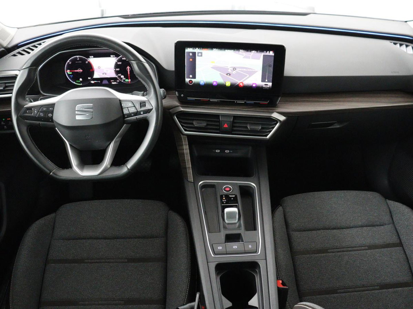 SEAT Leon 1.4 TSI eHybrid PHEV Xcellence | SOH 100% | Stoel & stuurverwarming | Sfeerverlichting | Keyless | Navigatie | Park Assist | Cruise control | Digital Cockpit | Climate control | Plug In