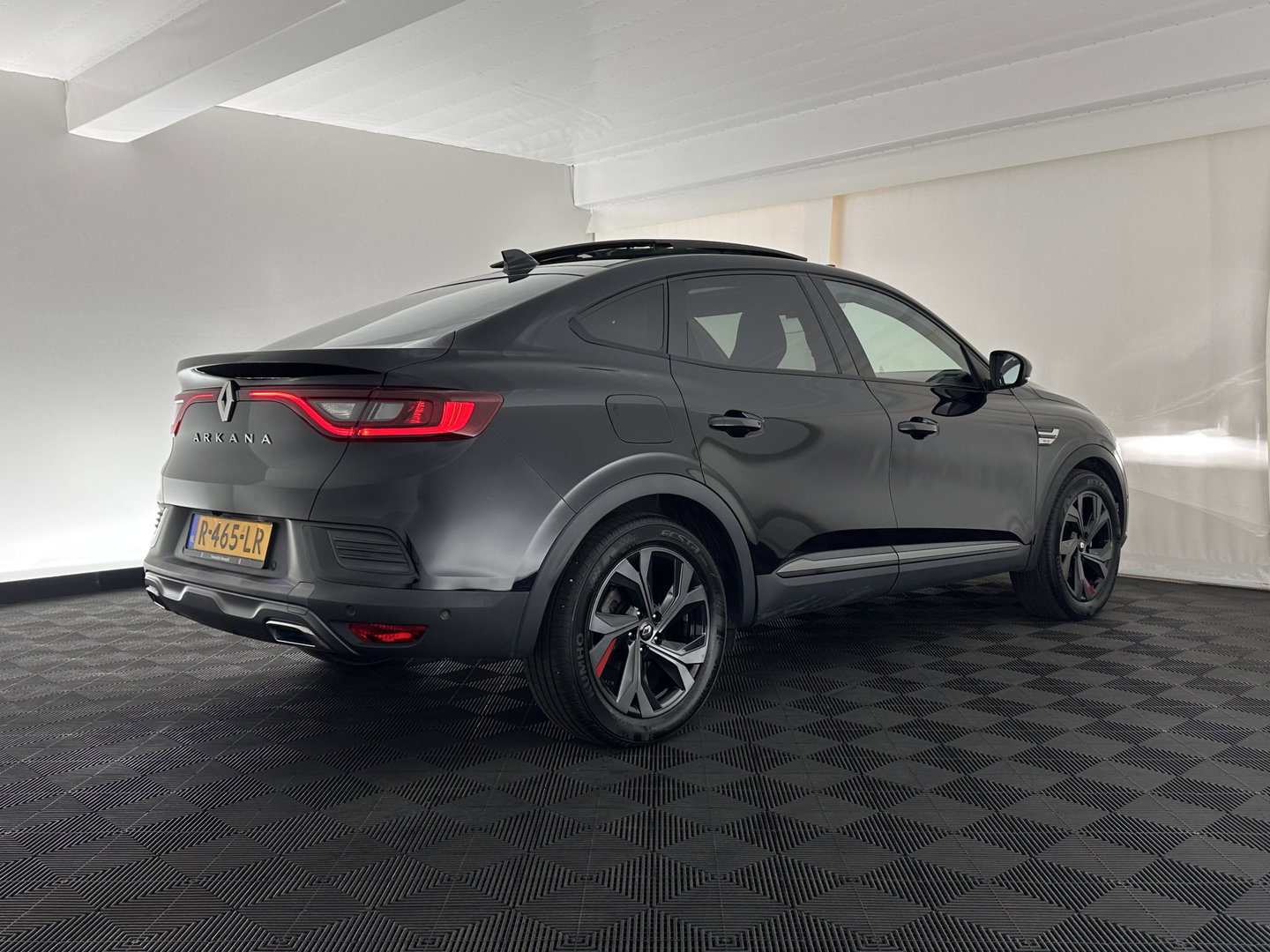 Renault Arkana 1.6 E-Tech Hybrid 145 R.S. Line (INCL.BTW) Aut. *PANO | ADAPTIVE-CRUISE | LEATHER | FULL-LED | BLINDSPOT | CAMERA | HEATED-SPORTSEATS | KEYLESS | AMBIENT-LIGHT | DIGI-COCKPIT | PRIVACY-GLASS | NAVI-FULLMAP | ECC | PDC | 18'