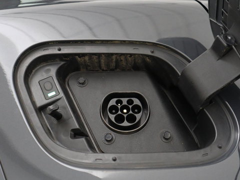 Kia Sportage 1.6 T-GDi Plug-in Hybrid AWD DynamicLine | Adaptive cruise | Camera | Carplay | Navigatie | Digital Cockpit | 19'' | Climate control | Full LED | Parkeerhulp | PHEV | Plug In