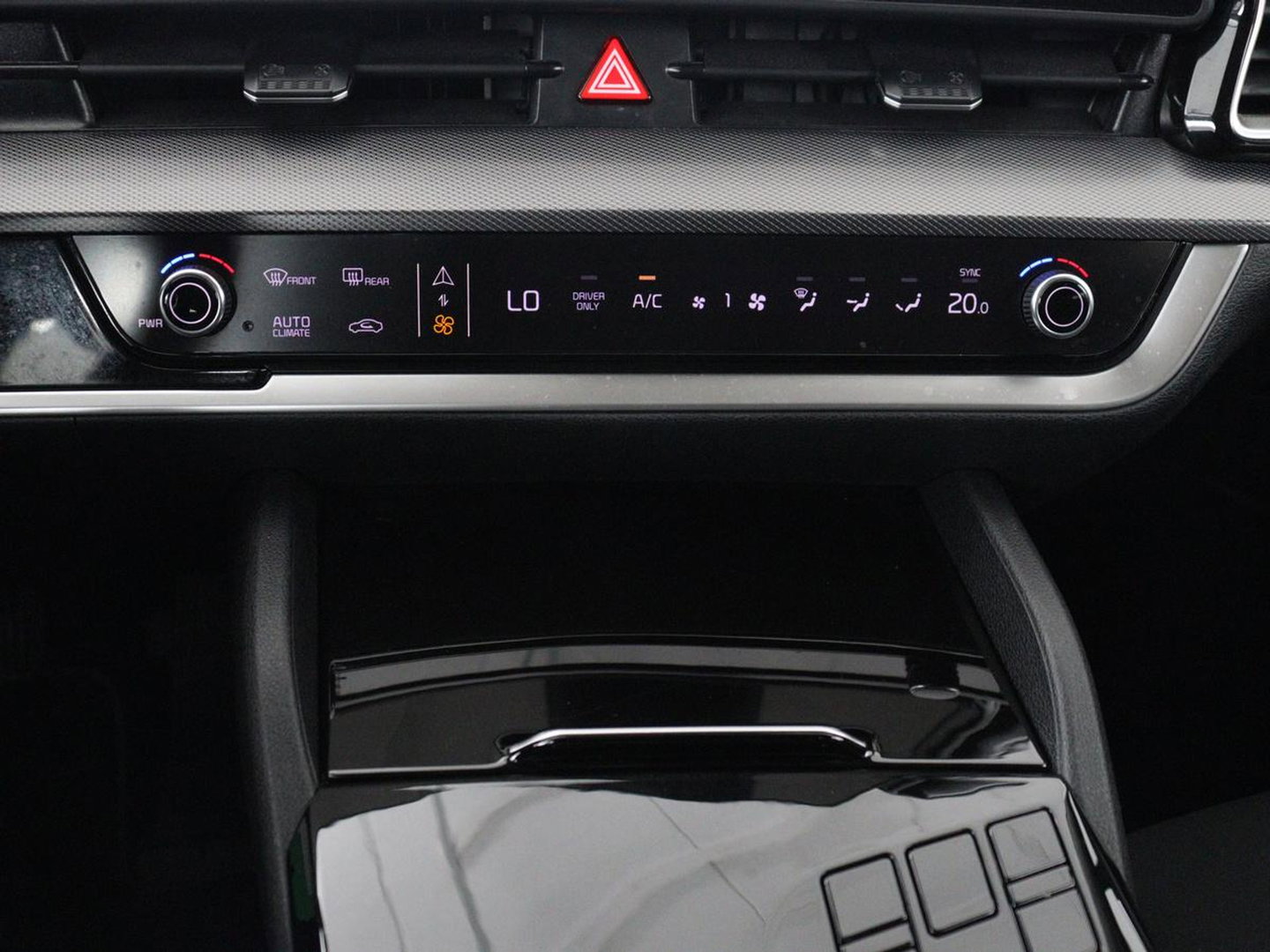 Kia Sportage 1.6 T-GDi Plug-in Hybrid AWD DynamicLine | Adaptive cruise | Camera | Carplay | Navigatie | Digital Cockpit | 19'' | Climate control | Full LED | Parkeerhulp | PHEV | Plug In