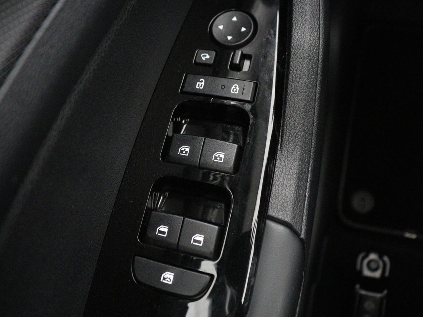 Kia Sportage 1.6 T-GDi Plug-in Hybrid AWD DynamicLine | Adaptive cruise | Camera | Carplay | Navigatie | Digital Cockpit | 19'' | Climate control | Full LED | Parkeerhulp | PHEV | Plug In