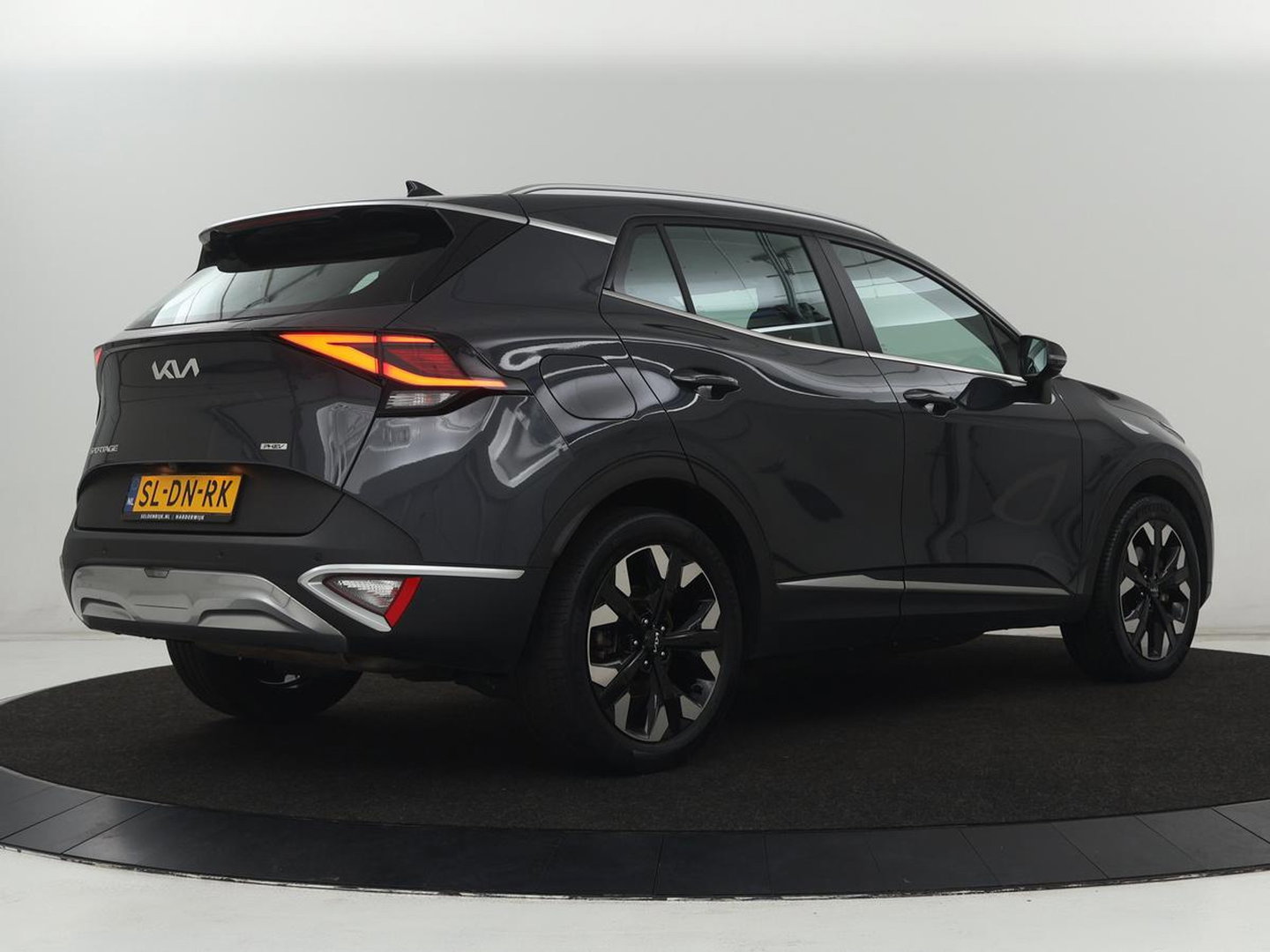 Kia Sportage 1.6 T-GDi Plug-in Hybrid AWD DynamicLine | Adaptive cruise | Camera | Carplay | Navigatie | Digital Cockpit | 19'' | Climate control | Full LED | Parkeerhulp | PHEV | Plug In