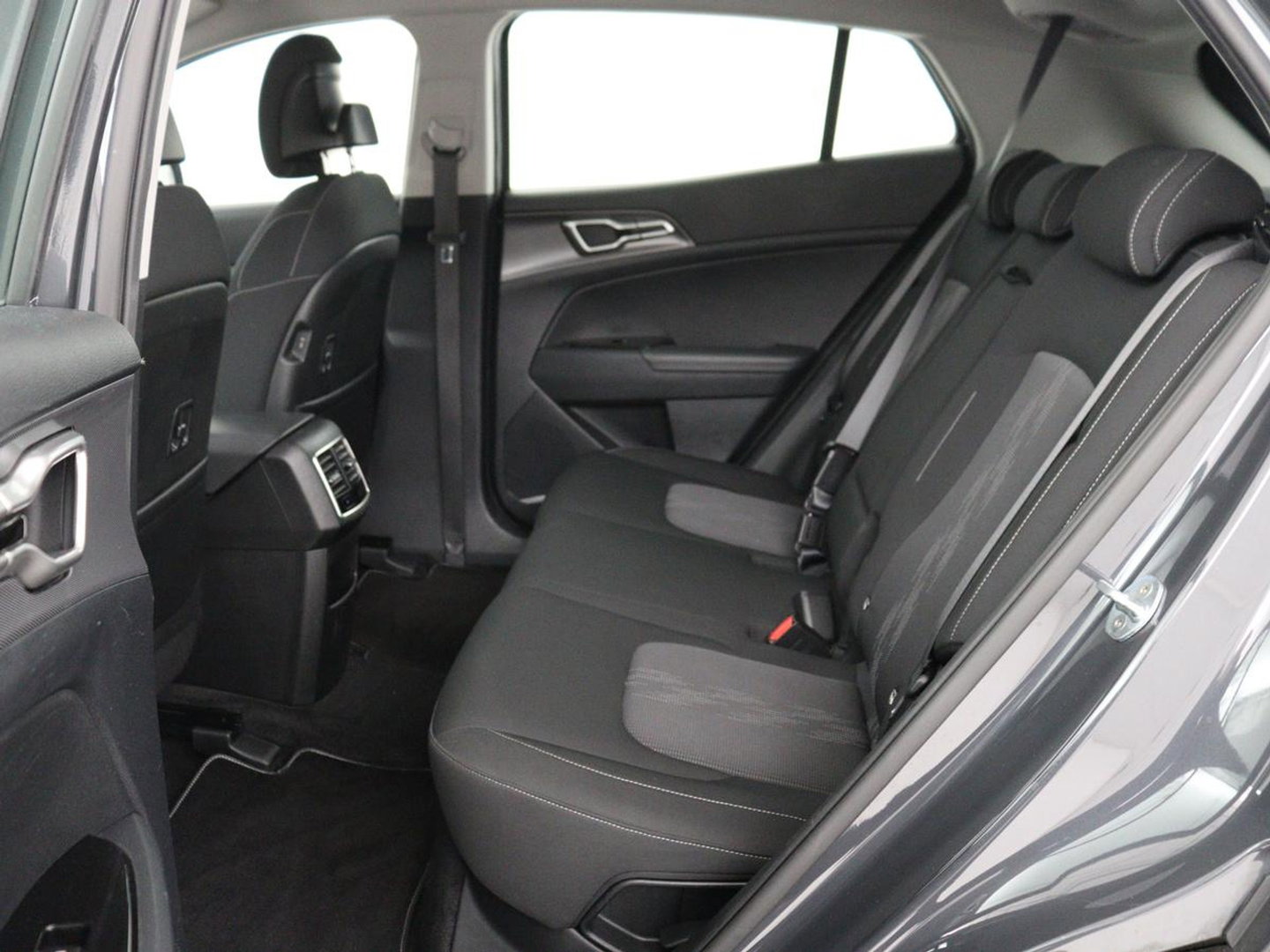 Kia Sportage 1.6 T-GDi Plug-in Hybrid AWD DynamicLine | Adaptive cruise | Camera | Carplay | Navigatie | Digital Cockpit | 19'' | Climate control | Full LED | Parkeerhulp | PHEV | Plug In