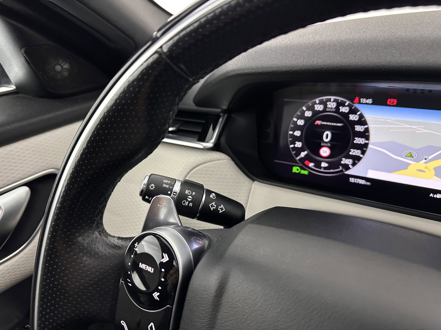 Land Rover Range Rover Velar 2.0 P300 Turbo AWD R-Dynamic HSE Aut. *PANO | HEAD-UP | LEATHER | MATRIX-LED | MEMORY-PACK | BLINDSPOT | MERIDIAN-SURROUND | DIGI-COCKPIT | CAMERA | KEYLESS | HEATED-COMFORTSEATS | PRIVACYGLASS | SHIFTPADDLES | TOWBAR | 22"A