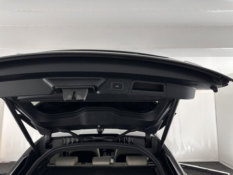 Land Rover Range Rover Velar 2.0 P300 Turbo AWD R-Dynamic HSE Aut. *PANO | HEAD-UP | LEATHER | MATRIX-LED | MEMORY-PACK | BLINDSPOT | MERIDIAN-SURROUND | DIGI-COCKPIT | CAMERA | KEYLESS | HEATED-COMFORTSEATS | PRIVACYGLASS | SHIFTPADDLES | TOWBAR | 22"A