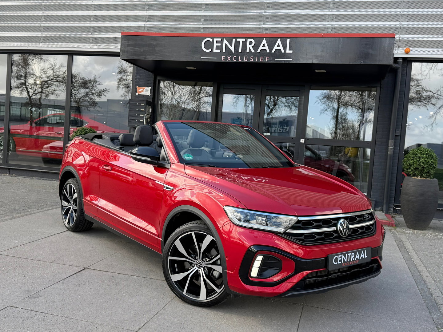 Volkswagen T-Roc Cabrio 1.5 TSI R-Line 150PK ACC|Carplay|IQ-lights|Virtiual-Cockpit|Camera