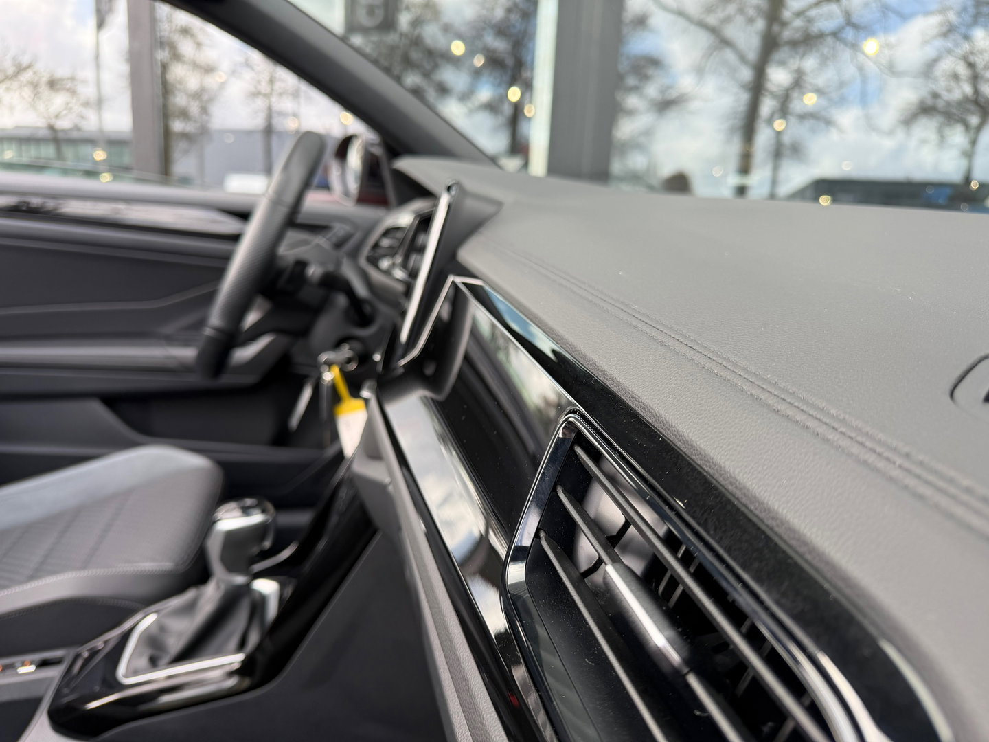 Volkswagen T-Roc Cabrio 1.5 TSI R-Line 150PK ACC|Carplay|IQ-lights|Virtiual-Cockpit|Camera