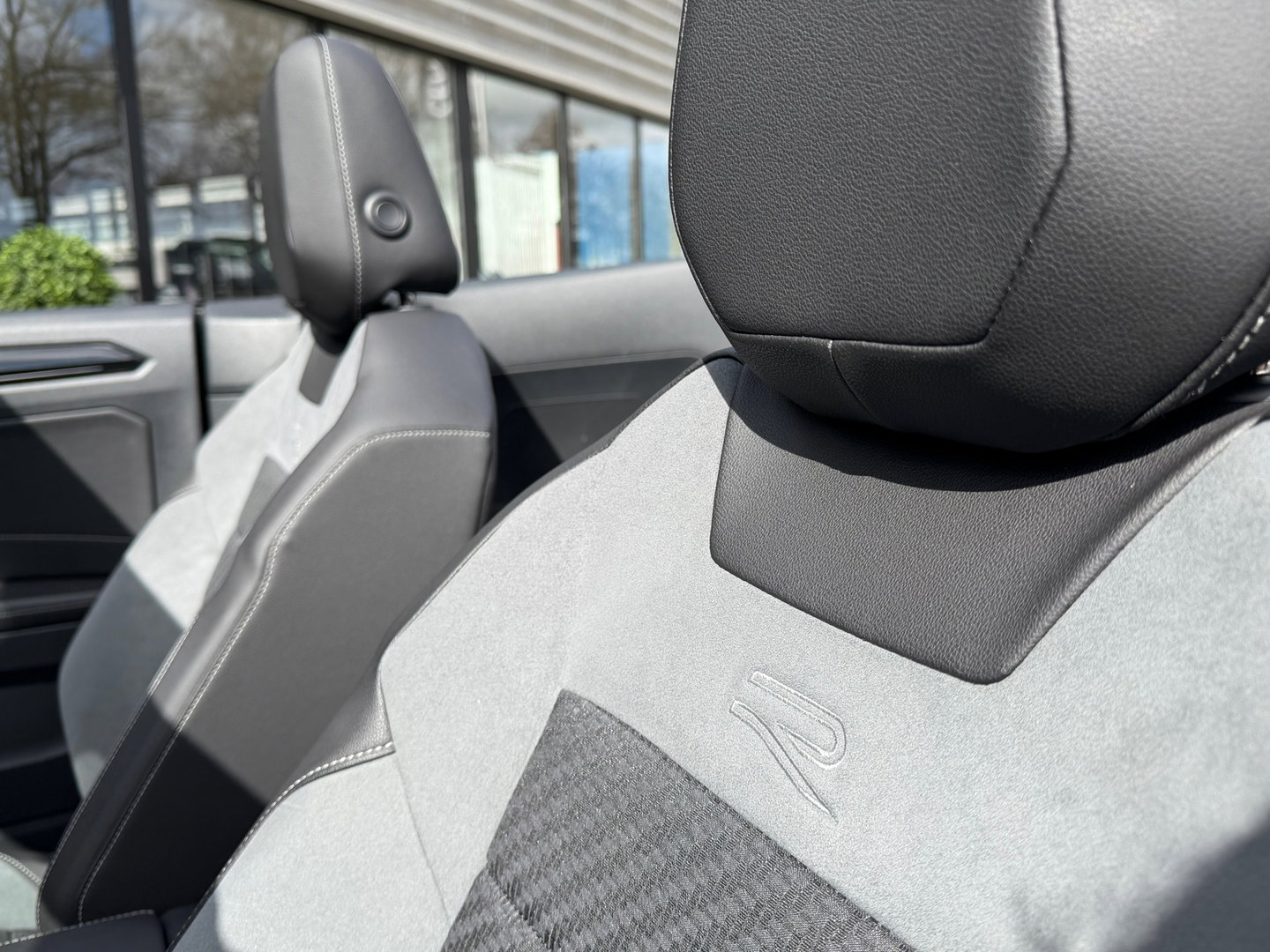 Volkswagen T-Roc Cabrio 1.5 TSI R-Line 150PK ACC|Carplay|IQ-lights|Virtiual-Cockpit|Camera