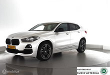 BMW X2 - 1.8i 140PK sDrive Automaat Lefhebber Edition pano|trekhaak|led|nav|ecc|parkassist|lmv19