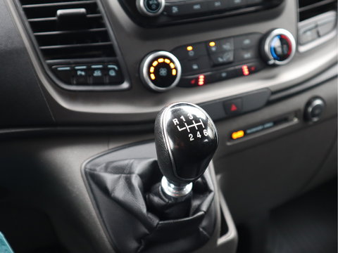 Ford Transit Custom 280 2.0 TDCI 130pk Euro 6 - DC 5 Pers. - Trekhaak - Airco - Navi