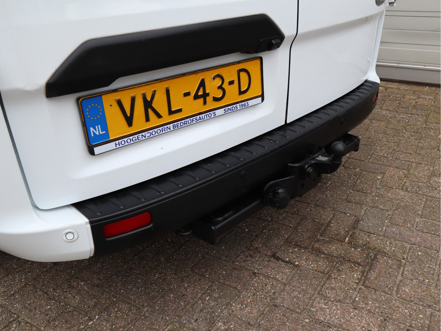 Ford Transit Custom 280 2.0 TDCI 130pk Euro 6 - DC 5 Pers. - Trekhaak - Airco - Navi