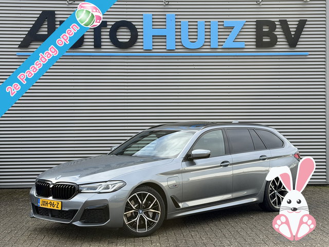 BMW 5 Serie - Touring 530e xDrive M Sport Trekhaak Panoramadak Head-Up Display Leder Dynamic Damping Control Driving Assistant Professional Parkeerassistent-pakket Plus Laser