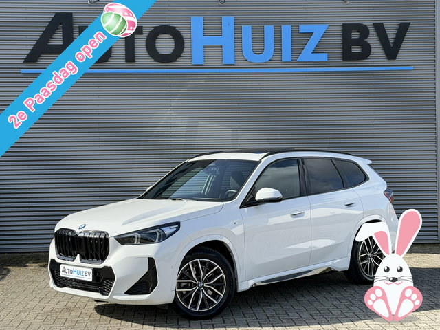 BMW X1 - sDrive20i M Sport Premium Pack Panoramadak Trekhaak Keyless Entry Stoelverwarming Adaptieve LED