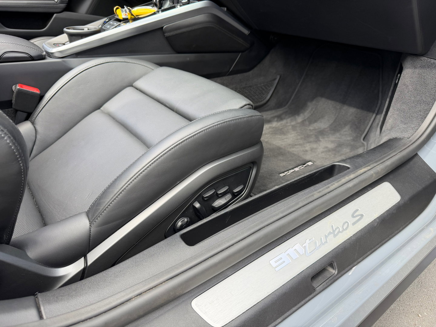 Porsche 911 Cabrio 3.8 Turbo S 650PK|Keramisch|Keyless|Carbon|18-weg|Matrix