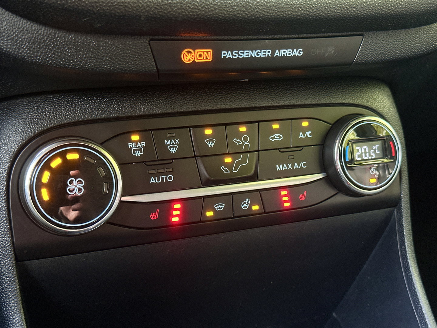 Ford Fiesta 1.0 ST-Line | Cruise Control | Apple Carplay | Android Auto | Stoel-Stuurverwarming | Parkeersensoren Achter | Rijmodusregeling