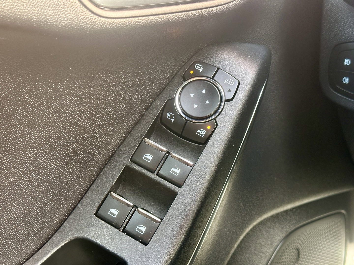 Ford Fiesta 1.0 ST-Line | Cruise Control | Apple Carplay | Android Auto | Stoel-Stuurverwarming | Parkeersensoren Achter | Rijmodusregeling