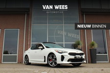 Kia Stinger - 3.3 V6 T-GDI AWD GT | 2e eigenaar | 6 cilinder | 370 pk | Dakraam | H&K | Camera | Head-up | 19 inch | Origineel | Stoelverkoeling | Stuur verwarming | Xenon |