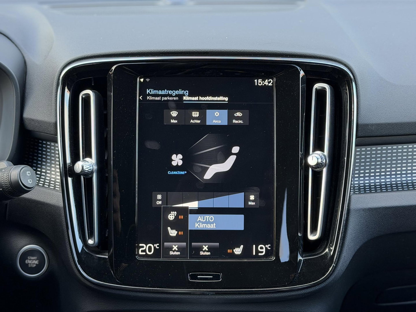 Volvo XC40 1.5 T4 Recharge R-Design |Cam|Led|Winterpakket|Trekhaak