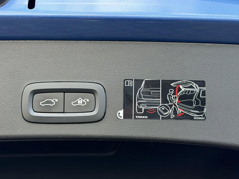 Volvo XC40 1.5 T4 Recharge R-Design |Cam|Led|Winterpakket|Trekhaak