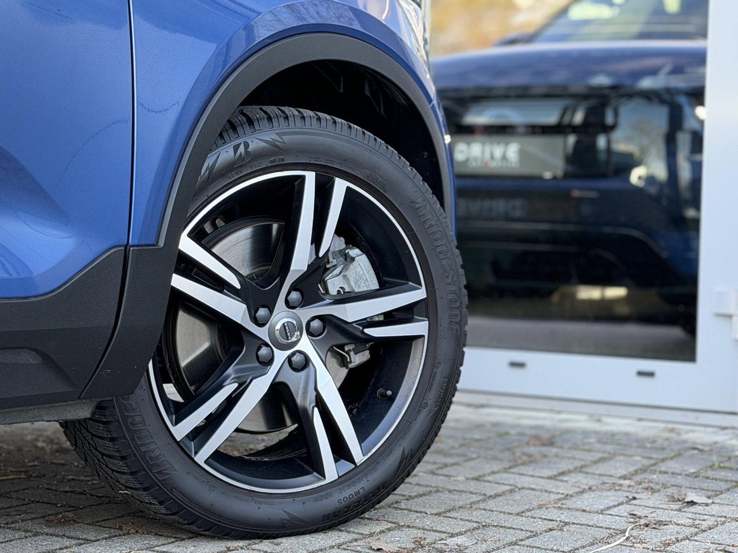 Volvo XC40 1.5 T4 Recharge R-Design |Cam|Led|Winterpakket|Trekhaak