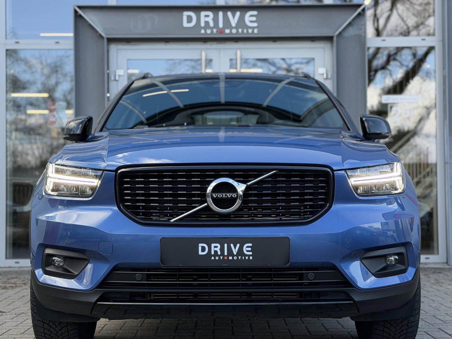 Volvo XC40 1.5 T4 Recharge R-Design |Cam|Led|Winterpakket|Trekhaak