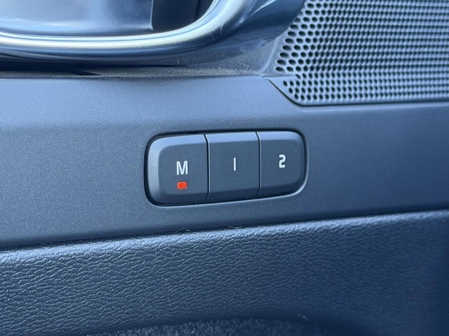 Volvo XC40 1.5 T4 Recharge R-Design |Cam|Led|Winterpakket|Trekhaak