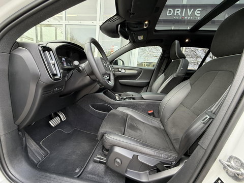 Volvo XC40 1.5 T4 Recharge R-Design |Pano|H/K|Winterpakket|360Cam|Trekhaak