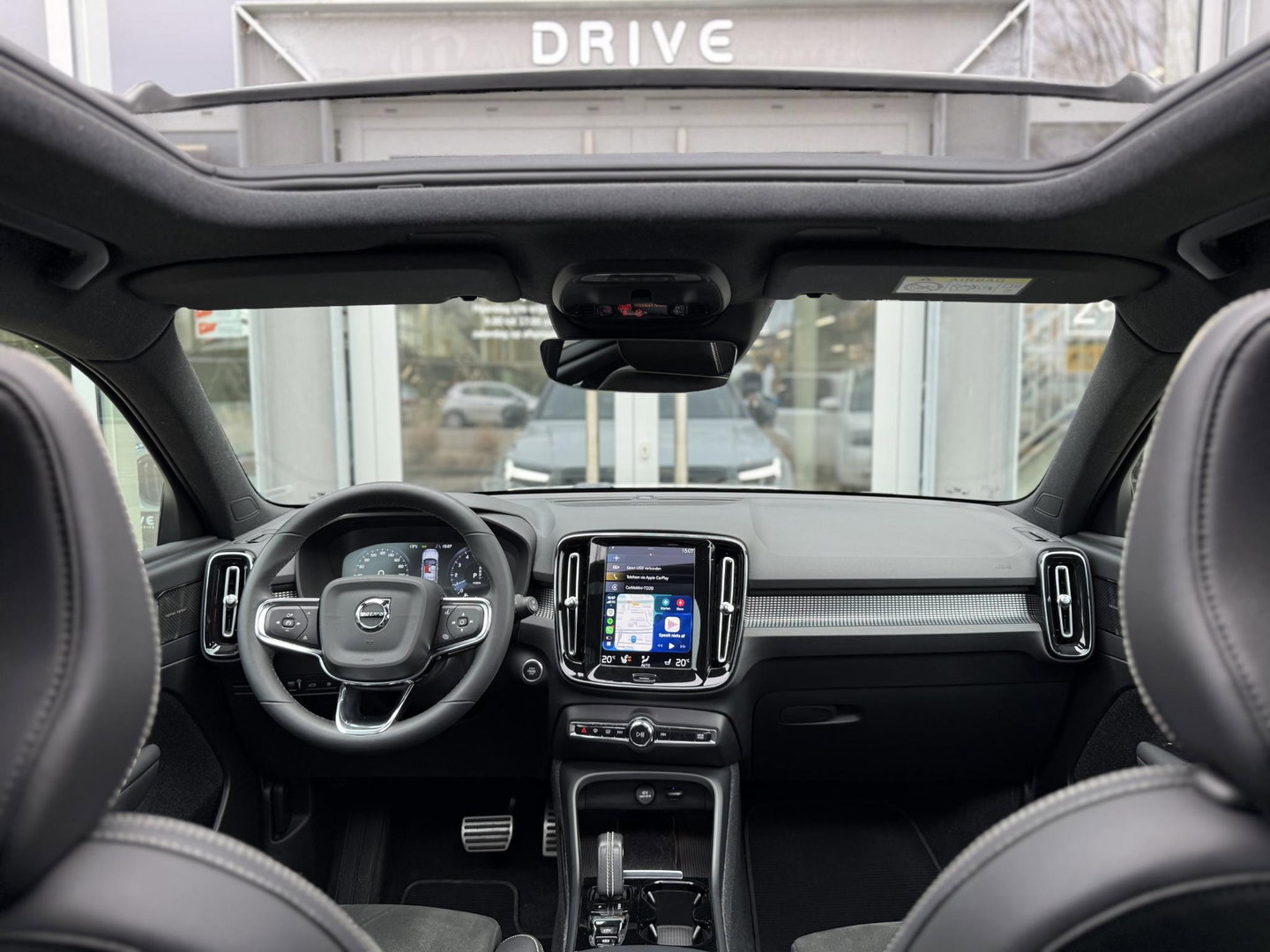 Volvo XC40 1.5 T4 Recharge R-Design |Pano|H/K|Winterpakket|360Cam|Trekhaak