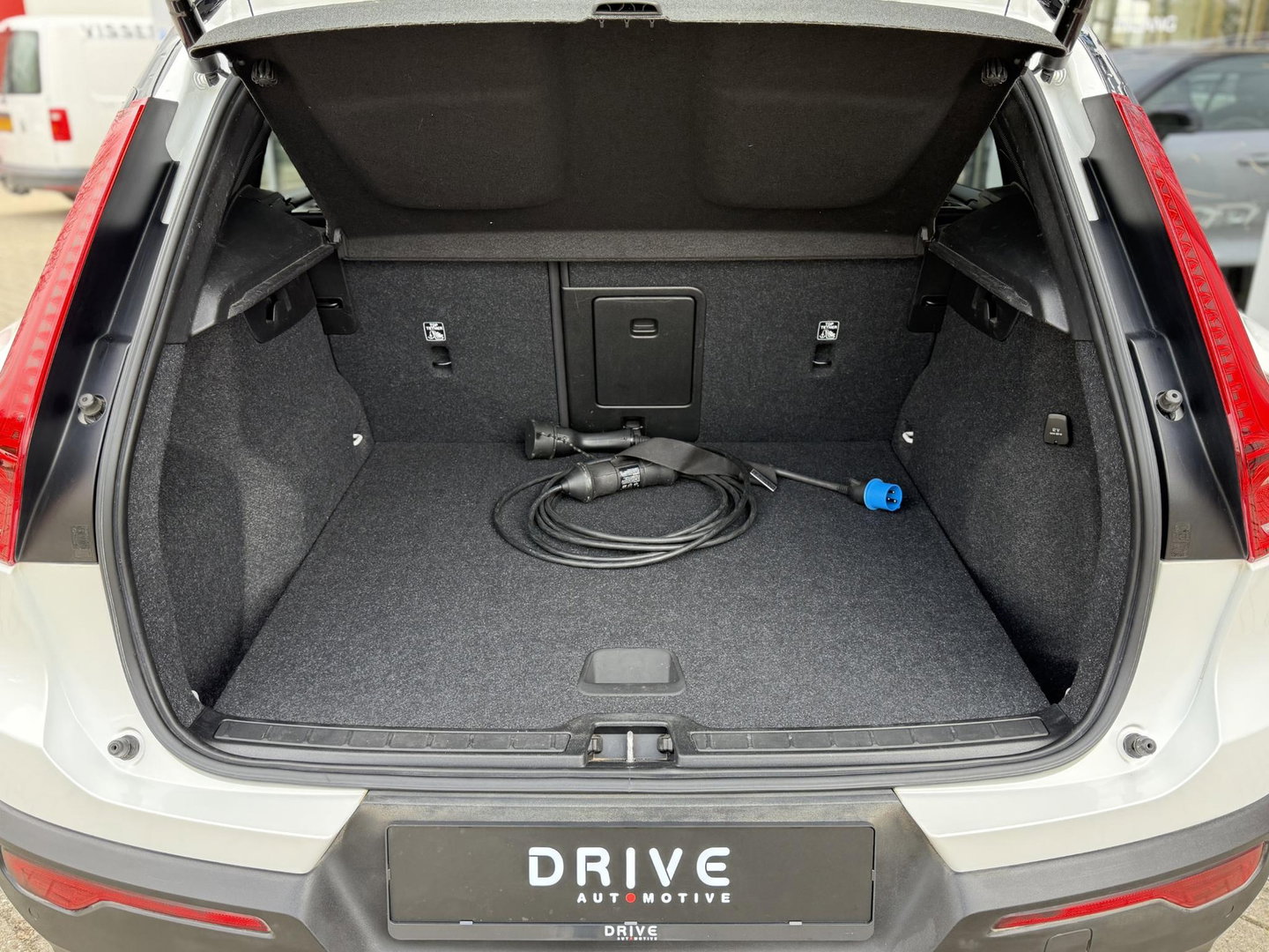 Volvo XC40 1.5 T4 Recharge R-Design |Pano|H/K|Winterpakket|360Cam|Trekhaak