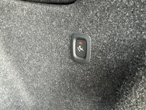 Volvo XC40 1.5 T4 Recharge R-Design |Pano|H/K|Winterpakket|360Cam|Trekhaak