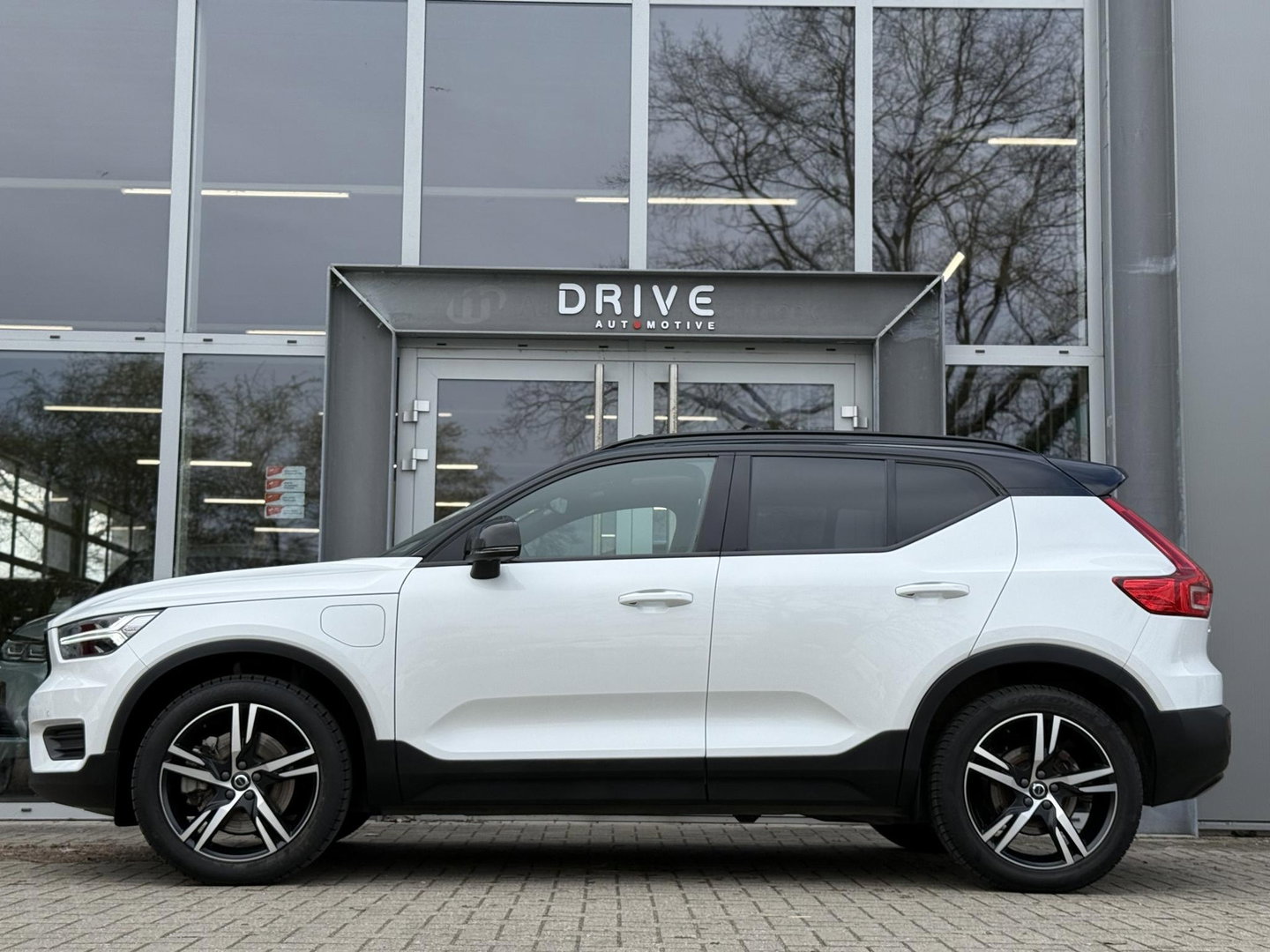 Volvo XC40 1.5 T4 Recharge R-Design |Pano|H/K|Winterpakket|360Cam|Trekhaak