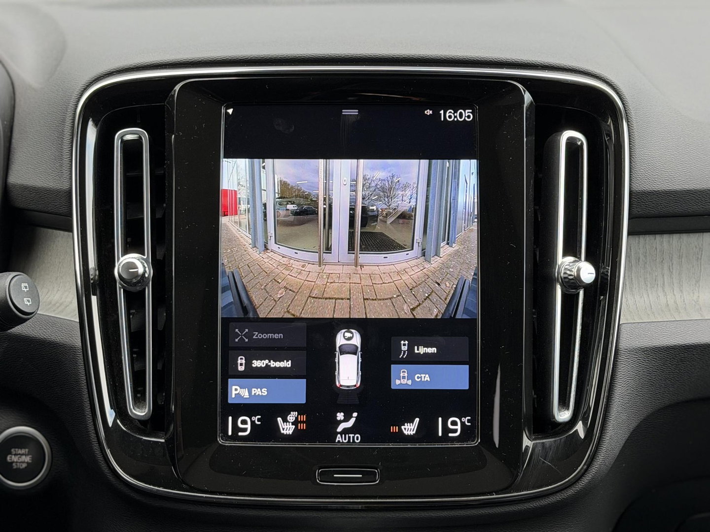 Volvo XC40 1.5 T5 Recharge Inscription |Pano|H/K|360CAM|Leer|Memory|PilotAssist|Trekhaak|Thunder Grey