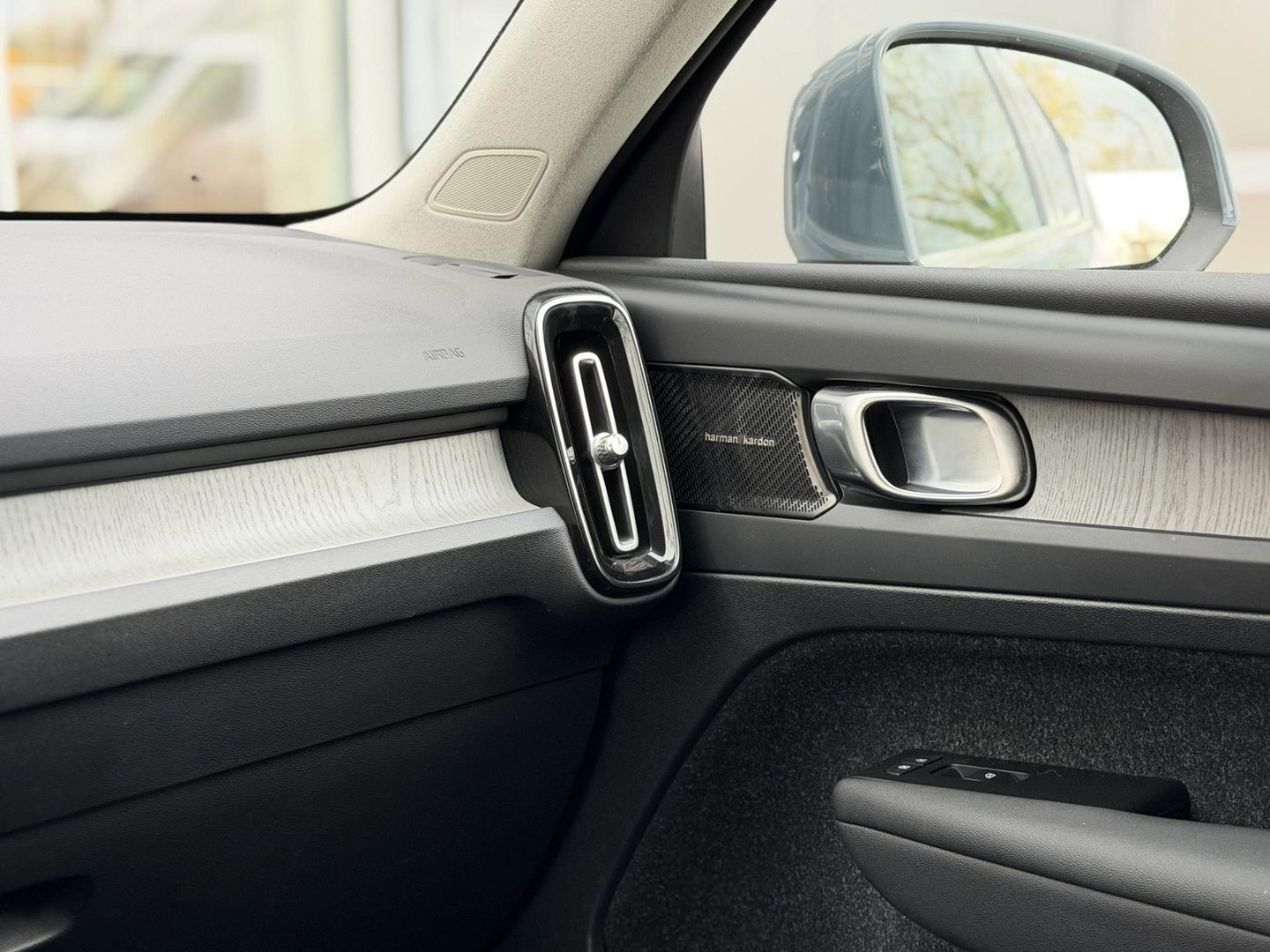 Volvo XC40 1.5 T5 Recharge Inscription |Pano|H/K|360CAM|Leer|Memory|PilotAssist|Trekhaak|Thunder Grey