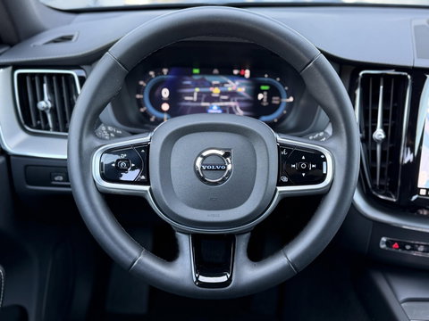 Volvo XC60 2.0 T8 Plug-in hybrid AWD Ultimate Dark |Pano|Luchtvering|Bowers & Wilkins|21"