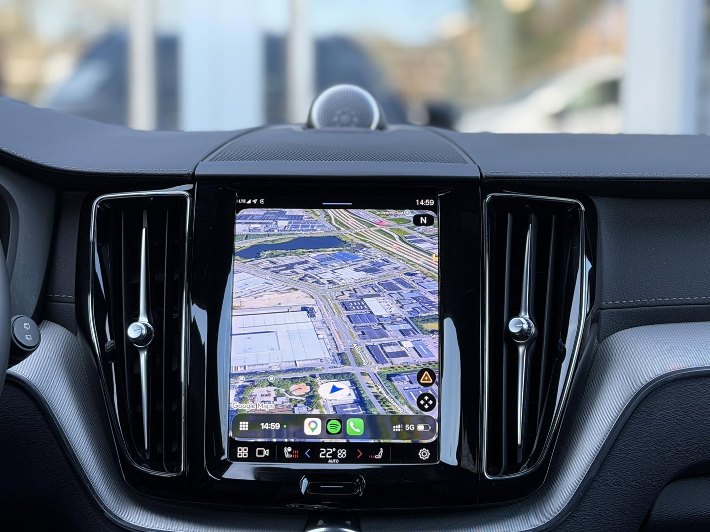 Volvo XC60 2.0 T8 Plug-in hybrid AWD Ultimate Dark |Pano|Luchtvering|Bowers & Wilkins|21"