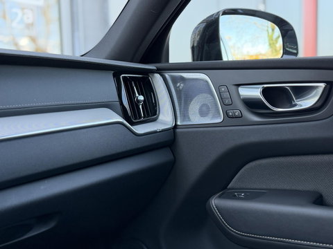 Volvo XC60 2.0 T8 Plug-in hybrid AWD Ultimate Dark |Pano|Luchtvering|Bowers & Wilkins|21"