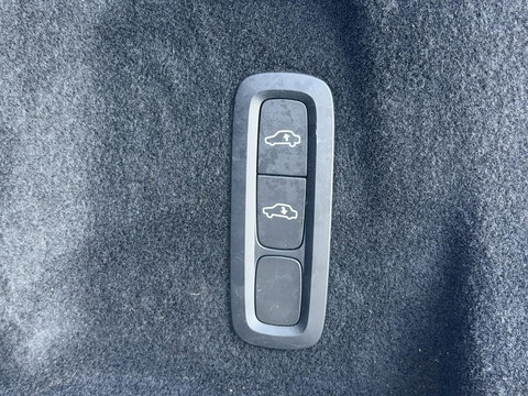 Volvo XC60 2.0 T8 Plug-in hybrid AWD Ultimate Dark |Pano|Luchtvering|Bowers & Wilkins|21"