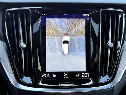 Volvo V60 2.0 T8 Recharge 390PK AWD R-Design |Pano|H/K|360CAM|AutoPilot|Trekhaak