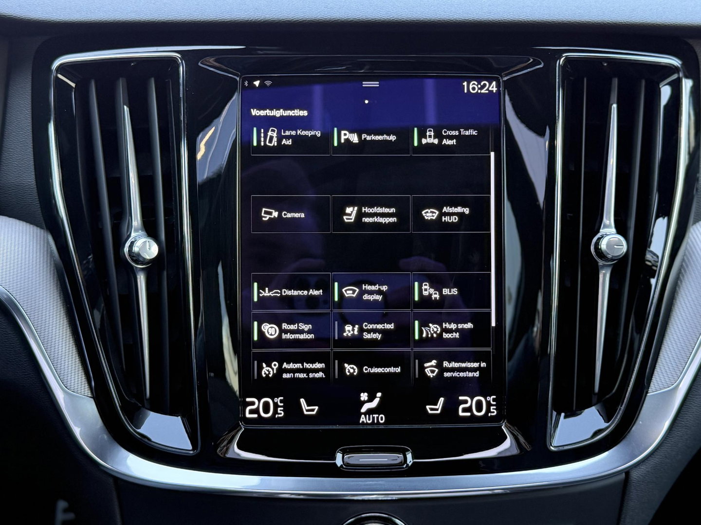 Volvo V60 2.0 T8 Recharge 390PK AWD R-Design |Pano|H/K|360CAM|AutoPilot|Trekhaak